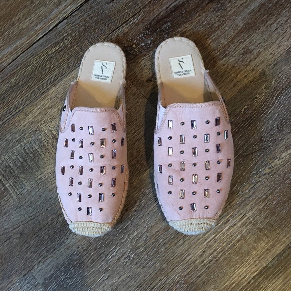 Women’s Clogs - Picture 3 of 6